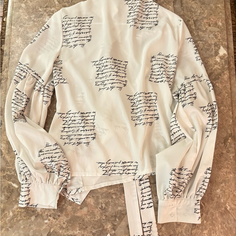 CBR White Blouse with Script Design - Picture 3 of 6